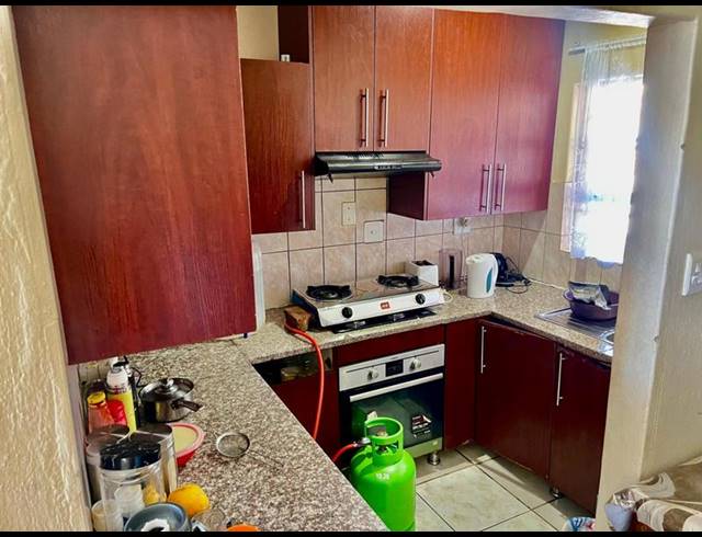 3 BEDROOM TOWNHOUSE FOR SALE IN SILVERTON